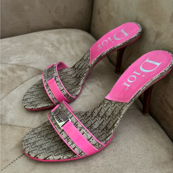 Authentic Vintage Hot Pink Dior Kitten Heels - Picture 5 of 6